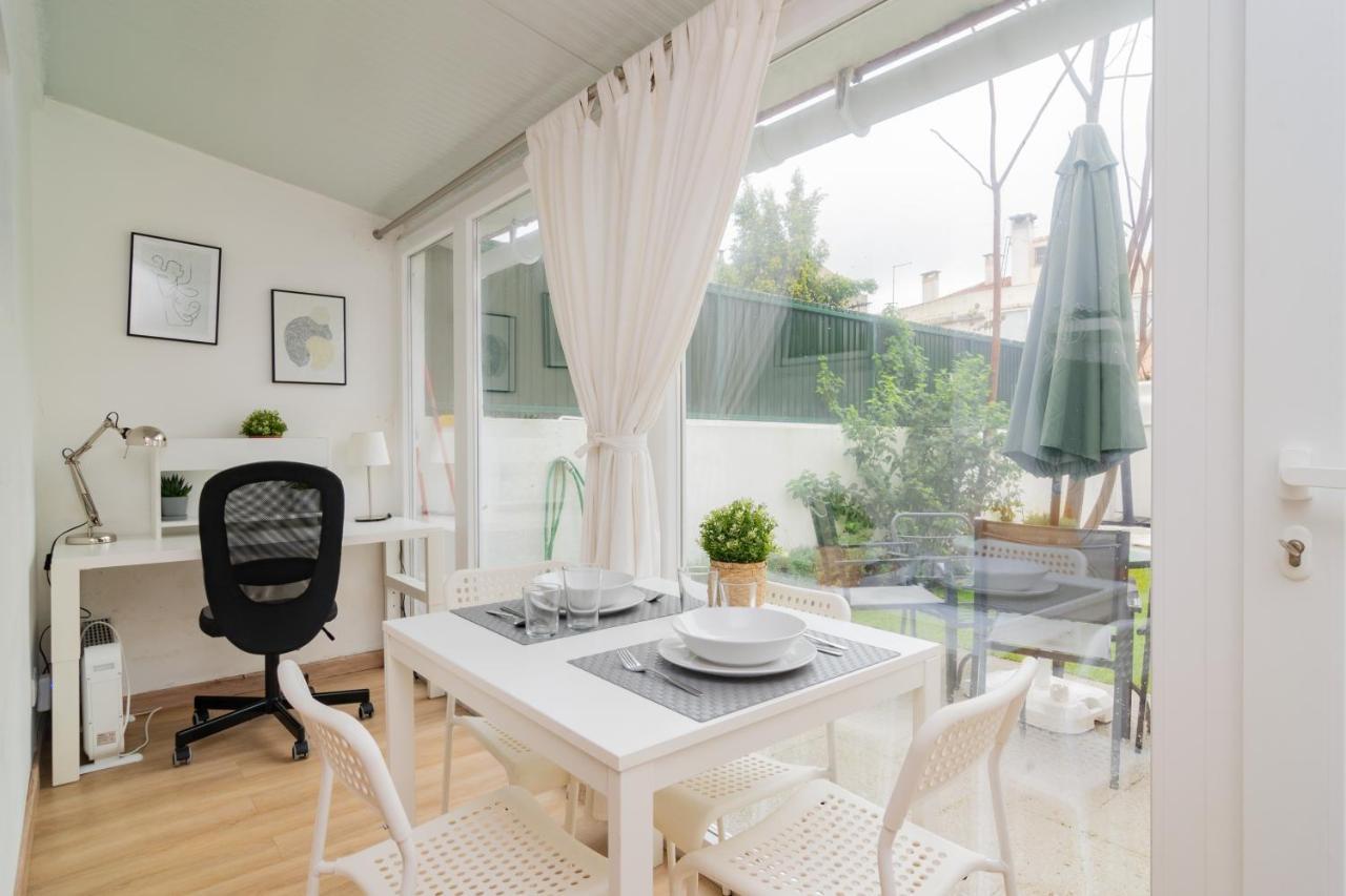 Apartment Lovely & Bright Family Flat W/ Patio Lissabon